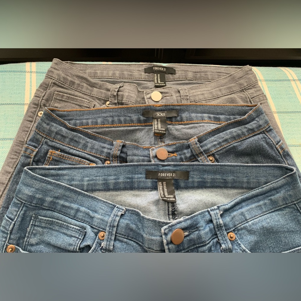 3 pairs! FOREVER21 Women’s Skinny Jeans! Size 27